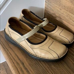 Like new Josef Siebel leather Mary Janes